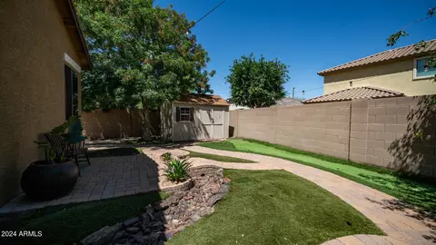Exterior - 914 E Doral Ct, Gilbert, AZ 85297 photo 4 of 17