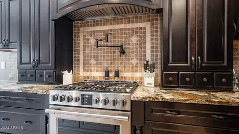 Kitchen - 914 E Doral Ct, Gilbert, AZ 85297 photo 7 of 7
