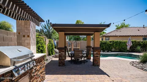 Exterior - 914 E Doral Ct, Gilbert, AZ 85297 photo 12 of 17