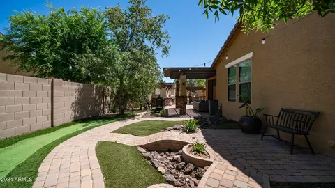 Exterior - 914 E Doral Ct, Gilbert, AZ 85297 photo 7 of 17