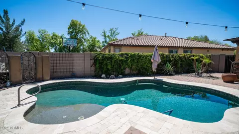Exterior - 914 E Doral Ct, Gilbert, AZ 85297 photo 13 of 17