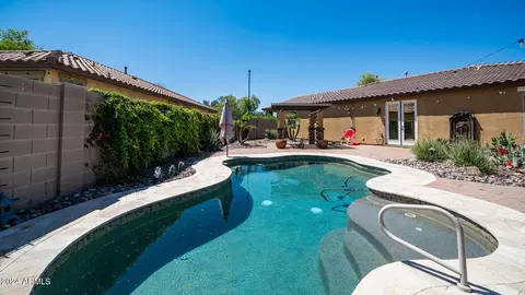 Exterior - 914 E Doral Ct, Gilbert, AZ 85297 photo 14 of 17