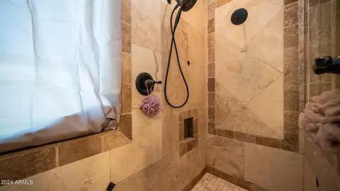Bath - 914 E Doral Ct, Gilbert, AZ 85297 photo 4 of 4