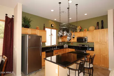 Kitchen - 2508 E Fremont Rd, Phoenix, AZ 85042 photo 2 of 4
