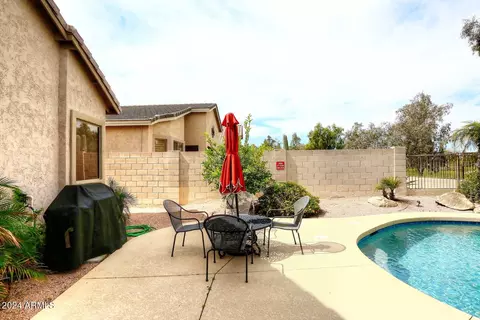 Exterior - 2508 E Fremont Rd, Phoenix, AZ 85042 photo 7 of 13