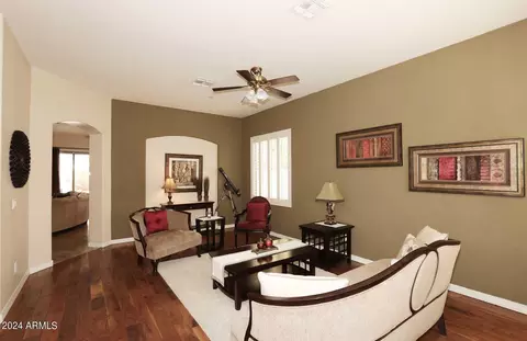 Living - 2508 E Fremont Rd, Phoenix, AZ 85042 photo 2 of 6