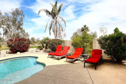 Exterior - 2508 E Fremont Rd, Phoenix, AZ 85042 photo 8 of 13