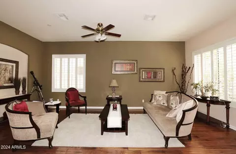 Living - 2508 E Fremont Rd, Phoenix, AZ 85042 photo 1 of 6