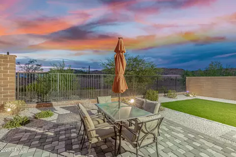 13206 W Red Range Way, Peoria, AZ 85383
