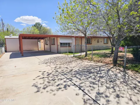 204 1st St, Huachuca City, AZ 85616