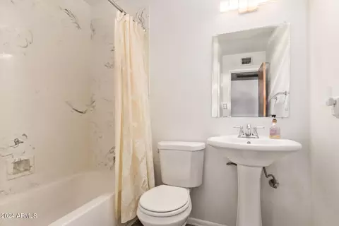 Bath - 1964 E Concorda Dr, Tempe, AZ 85282 photo 2 of 2