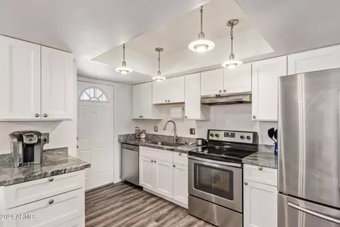 Kitchen - 1964 E Concorda Dr, Tempe, AZ 85282 photo 1 of 4