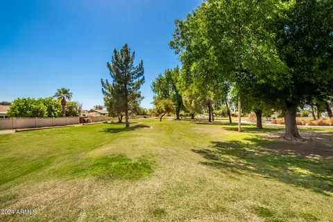 View/Area - 1964 E Concorda Dr, Tempe, AZ 85282 photo 4 of 5