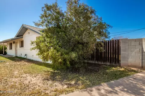 Exterior - 1964 E Concorda Dr, Tempe, AZ 85282 photo 4 of 10