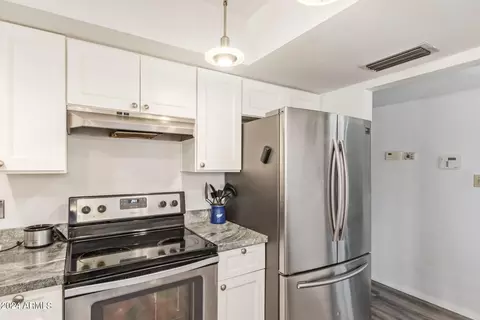 Kitchen - 1964 E Concorda Dr, Tempe, AZ 85282 photo 2 of 4