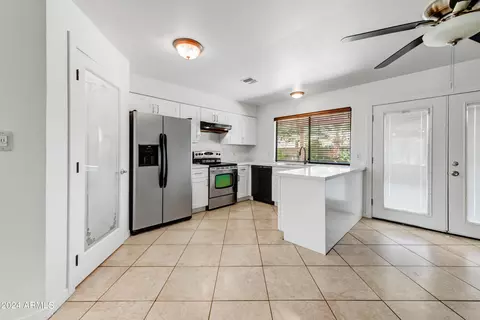 4127 E Windrose Dr, Phoenix, AZ 85032 photo 4