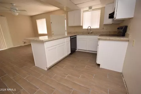 1426 E Mountain View Rd, Phoenix, AZ 85020 photo 3