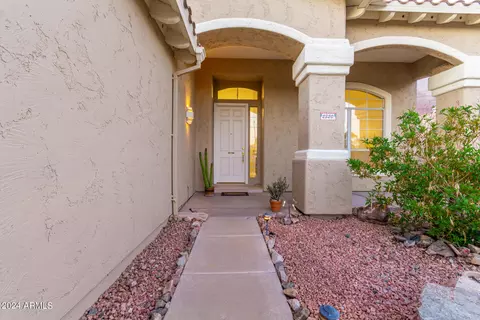 Exterior - 2320 E Silverwood Dr, Phoenix, AZ 85048 photo 4 of 18