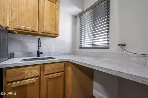 Kitchen - 2139 E Sierra Madre Ave, Gilbert, AZ 85296 photo 8 of 8