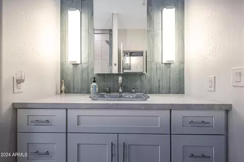 Bath - 2139 E Sierra Madre Ave, Gilbert, AZ 85296 photo 2 of 14