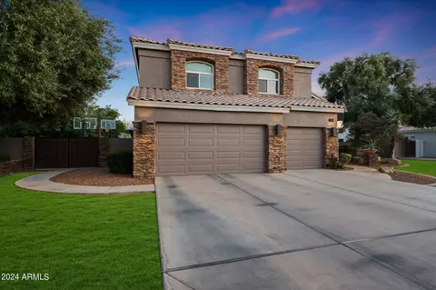 Exterior - 2139 E Sierra Madre Ave, Gilbert, AZ 85296 photo 2 of 30