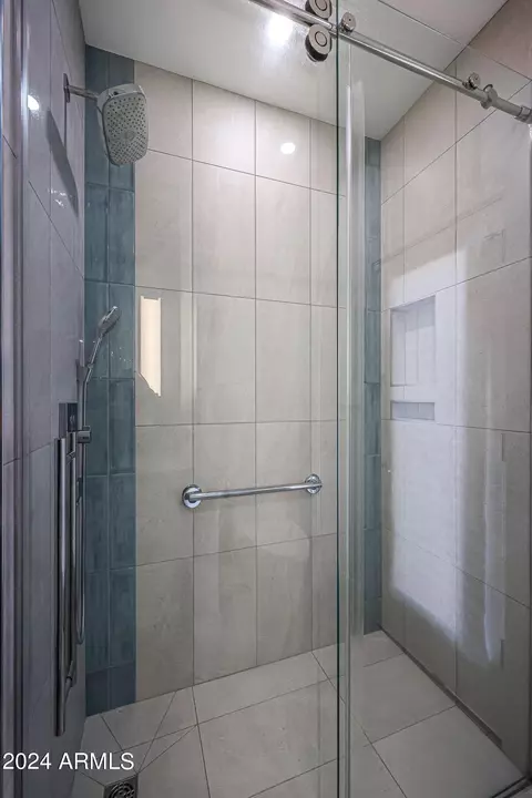 Bath - 2139 E Sierra Madre Ave, Gilbert, AZ 85296 photo 4 of 14