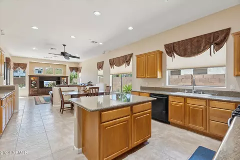 Kitchen - 3879 E Jaguar Ave, Gilbert, AZ 85298 photo 4 of 4
