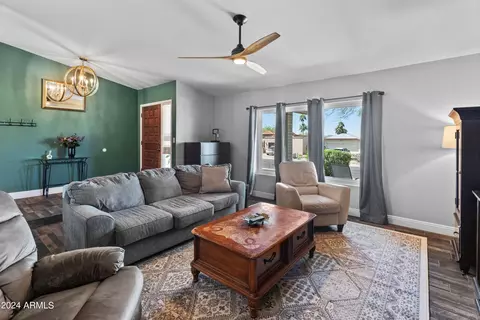 2615 E Marilyn Rd, Phoenix, AZ 85032 photo 2