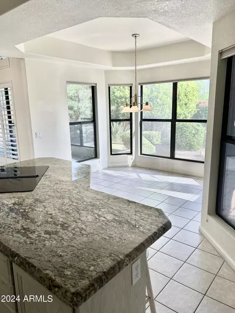 Dining - 1075 E Shangri La Rd, Phoenix, AZ 85020 photo 1 of 1