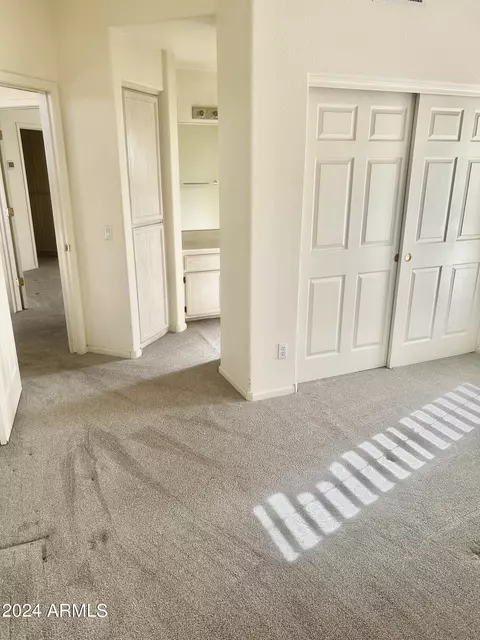 Bedroom - 1075 E Shangri La Rd, Phoenix, AZ 85020 photo 2 of 2