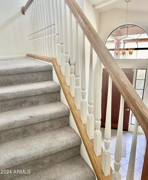 Entry Way - 1075 E Shangri La Rd, Phoenix, AZ 85020 photo 2 of 3