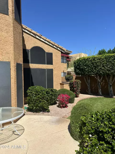 Exterior - 1075 E Shangri La Rd, Phoenix, AZ 85020 photo 11 of 16
