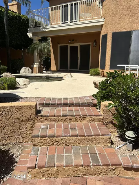 Exterior - 1075 E Shangri La Rd, Phoenix, AZ 85020 photo 15 of 16