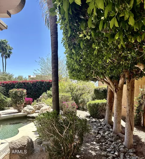 Exterior - 1075 E Shangri La Rd, Phoenix, AZ 85020 photo 8 of 16