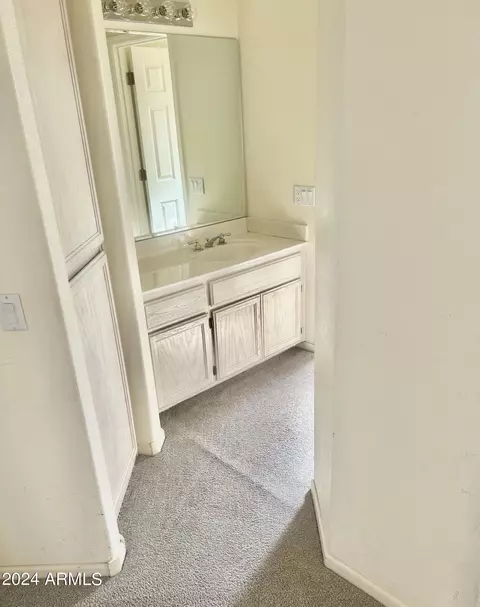 Bath - 1075 E Shangri La Rd, Phoenix, AZ 85020 photo 3 of 4