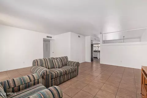 2139 E Donner Dr, Tempe, AZ 85282 photo 4