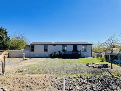 20905 E Larry Ln, Mayer, AZ 86333