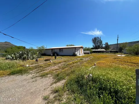 33325 S Melanie Ln, Black Canyon City, AZ 85324