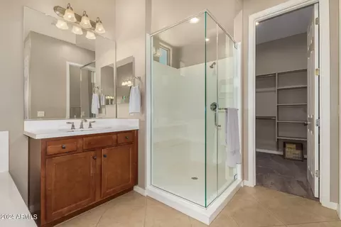Bath - 4511 E Jones St, Gilbert, AZ 85295 photo 2 of 3