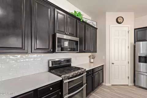 Kitchen - 3170 E Desert Broom Pl, Chandler, AZ 85286 photo 3 of 7