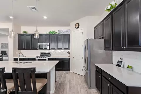 Kitchen - 3170 E Desert Broom Pl, Chandler, AZ 85286 photo 6 of 7