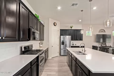 Kitchen - 3170 E Desert Broom Pl, Chandler, AZ 85286 photo 2 of 7