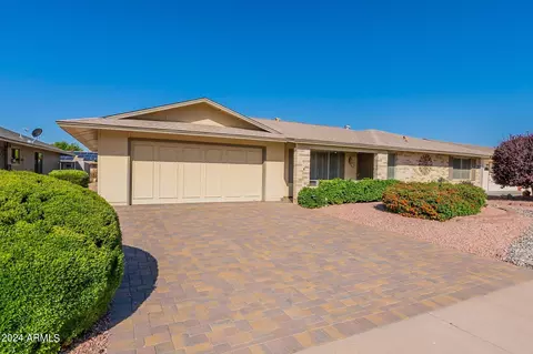 9909 W Concho Cir, Sun City, AZ 85373