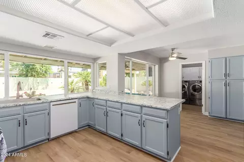 Kitchen - 4408 E Ludlow Dr, Phoenix, AZ 85032 photo 4 of 4