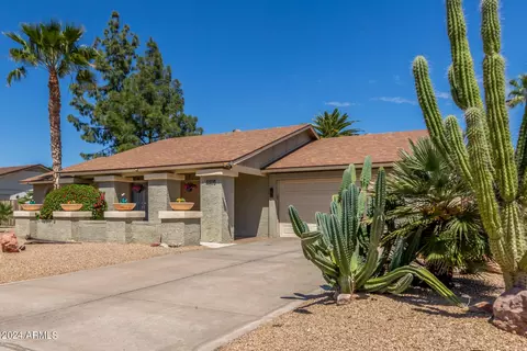 Exterior - 4408 E Ludlow Dr, Phoenix, AZ 85032 photo 4 of 13