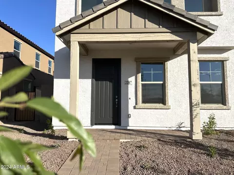 2247 W Paso Trl, Phoenix, AZ 85085