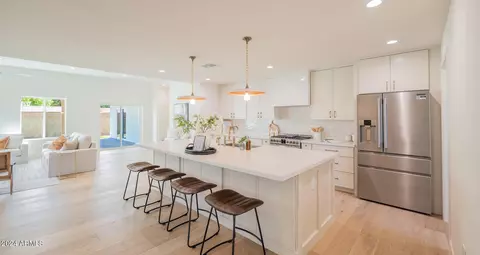 209 W Diana Ave, Phoenix, AZ 85021