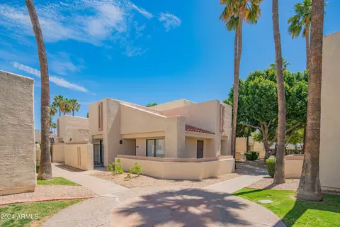 Exterior - 773 E Lola Dr, Phoenix, AZ 85022 photo 7 of 11