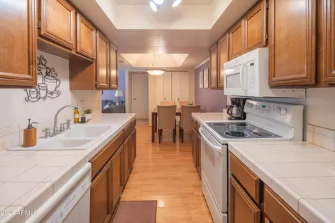 Kitchen - 773 E Lola Dr, Phoenix, AZ 85022 photo 4 of 4