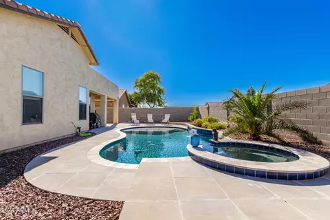 35916 W Catalonia Dr, Maricopa, AZ 85138